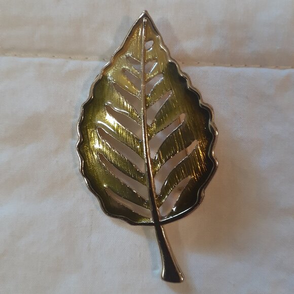Autumn Leaf Pin - Picture 1 of 3